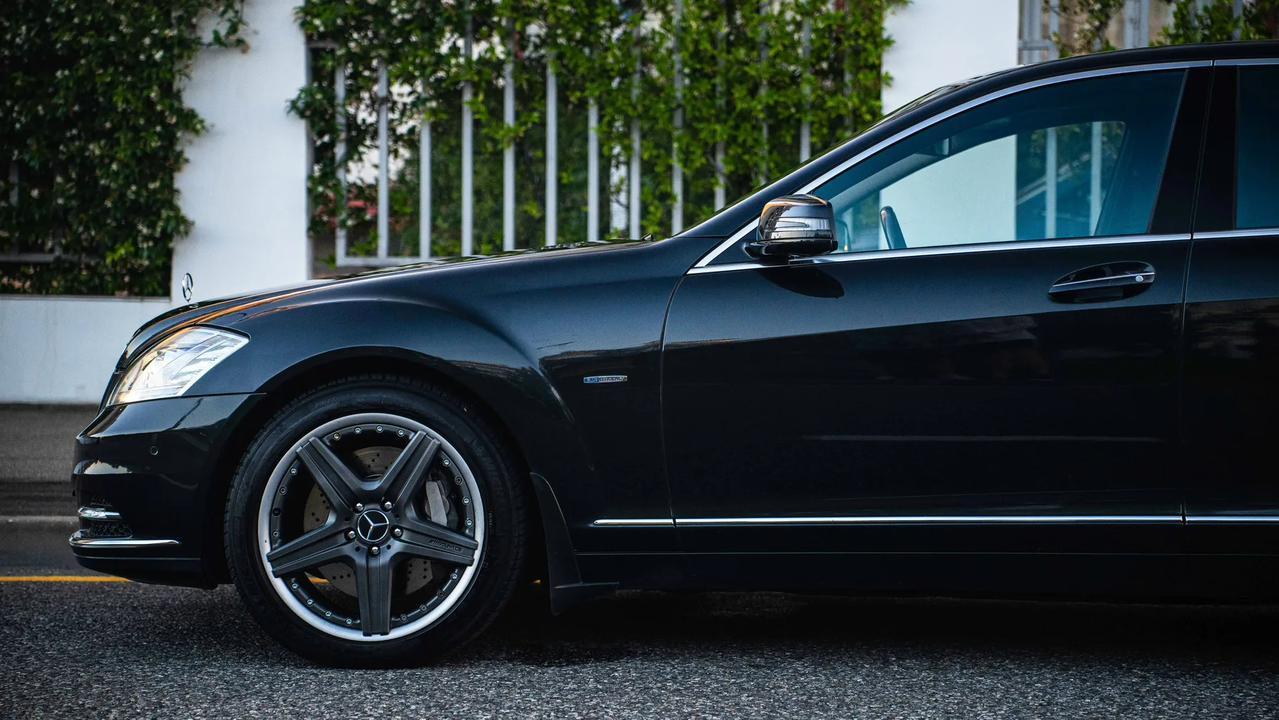 Dedicated vehicle + chauffeur